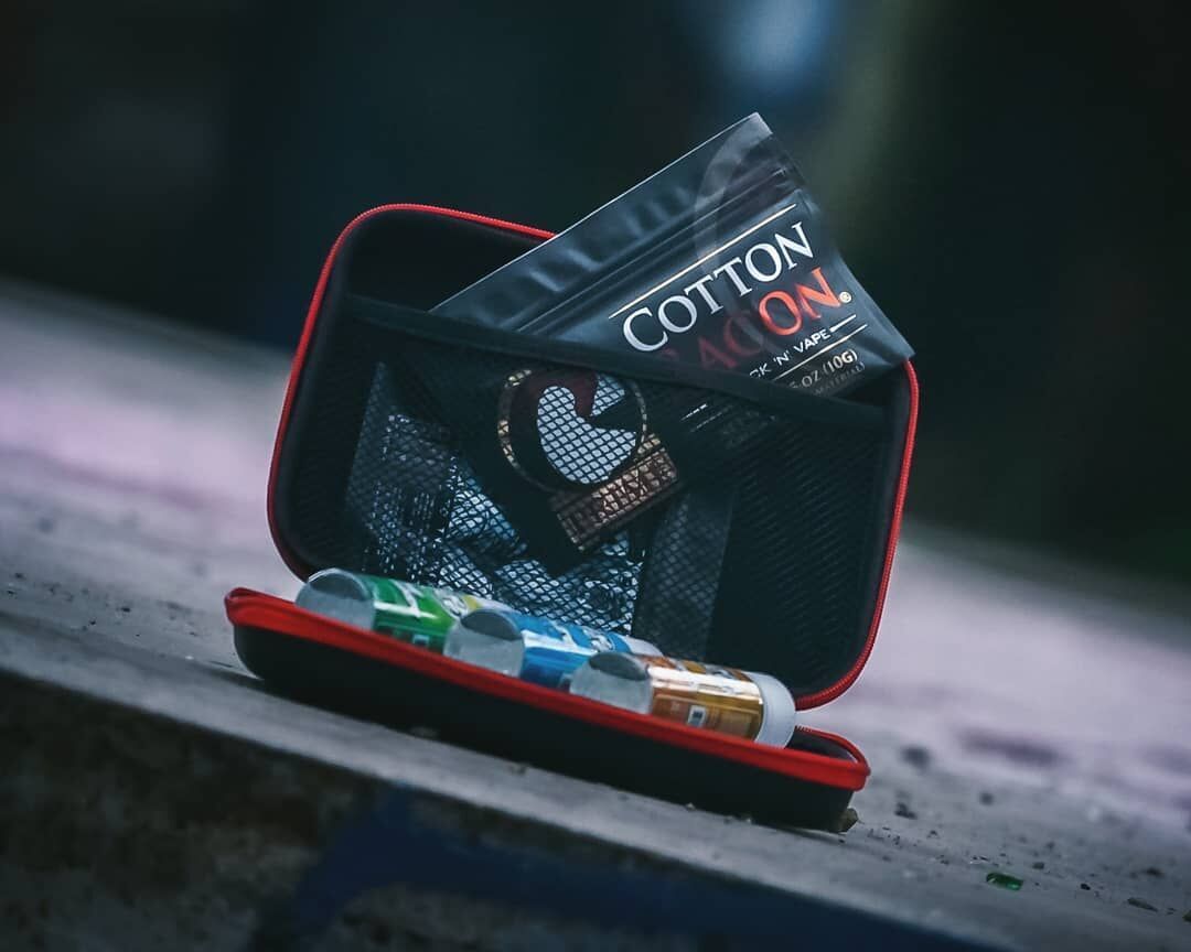 coilmasternet's tweet photo. I need a bigger bag I guess.🤣💥
#KbagMini by #CoilMaster.
📷: faxx_vape
https://t.co/UNepAsIR38 
#coilbuild #vape #vaping #vapeon #vapefun #vapefam #ecigs https://t.co/D1fN3UehnI