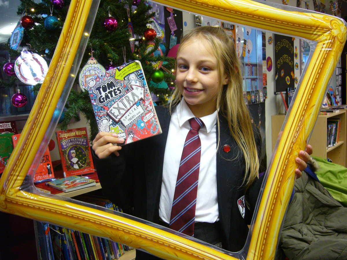 TCA_LRC's tweet image. Lots of fun in Year 7 #bookclub today with #IntheFrame Friday! @LizPichon @davidwalliams