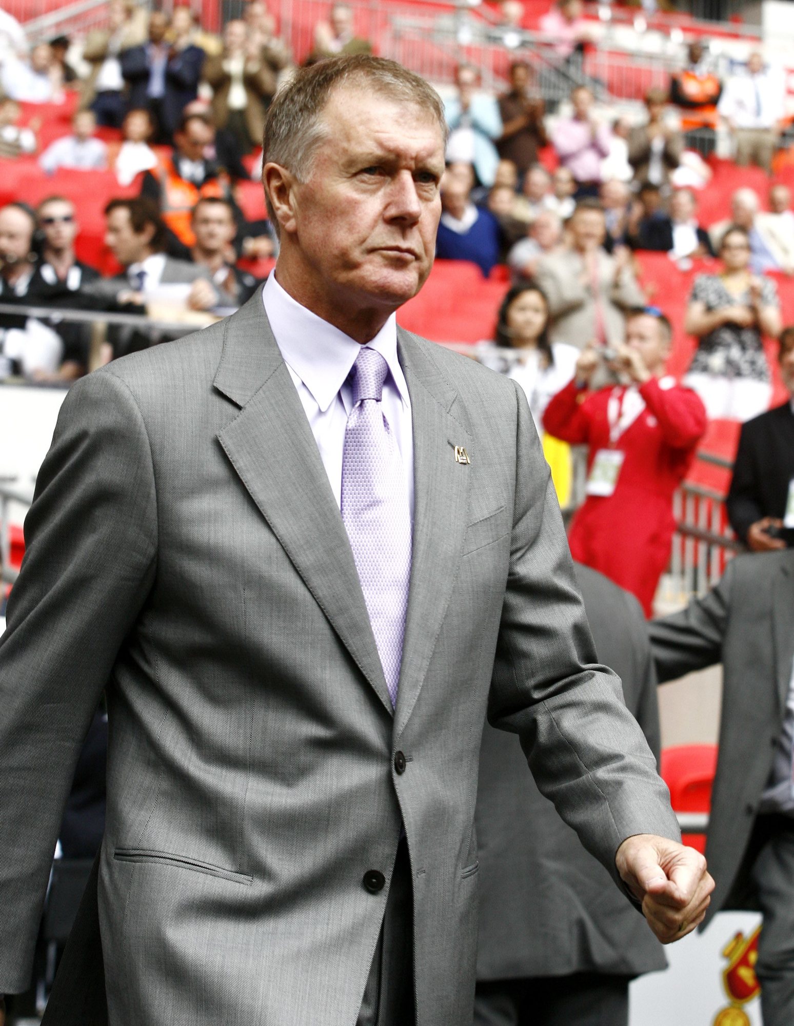 Happy birthday & World Cup legend Geoff Hurst!  