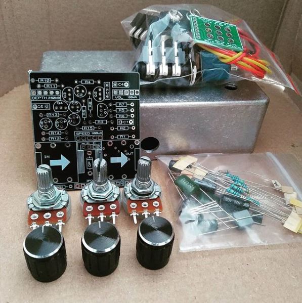 puzzle_sounds's tweet photo. An EA #tremolo kit ready to be shipped to UK! It is a full #analog circuit to deliver the best sound quality.
https://t.co/0Lz1VStPKi
#effectpedalkits #diypedal #gearpedal #stompbox #picoftheday #effectpedal #pedalboard https://t.co/ag1hmmWfcN