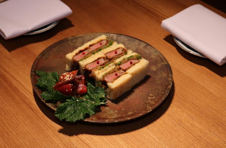 SquareMeal (@squaremeal) on Twitter photo This #Christmas sandwich costs a whopping £150!
Find me <a href="/tokimeitelondon/">tokimeitelondon</a>
I'm stuffed with: Japanese Wagyu beef fillet coated in panko breadcrumbs, fresh brioche with melted Saint-Nectaire cheese and Japanese Demi-Glace sauce. 🤤 This #Christmas sandwich costs a whopping £150!
Find me <a href="/tokimeitelondon/">tokimeitelondon</a>
I'm stuffed with: Japanese Wagyu beef fillet coated in panko breadcrumbs, fresh brioche with melted Saint-Nectaire cheese and Japanese Demi-Glace sauce. 🤤