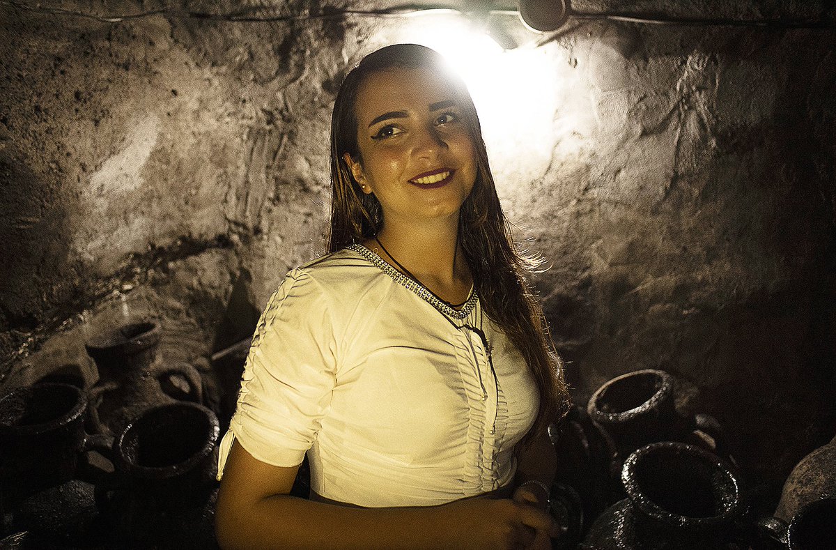 DN_no's tweet photo. (DN+)15 år gamle «Hannah» vet hva som ville være en passende straff for IS-mennene som holdt henne som slave i fire år: – At jeg fikk drepe dem med mine egne hender
https://t.co/VaE8PA3G8V https://t.co/p2m46RSnnp