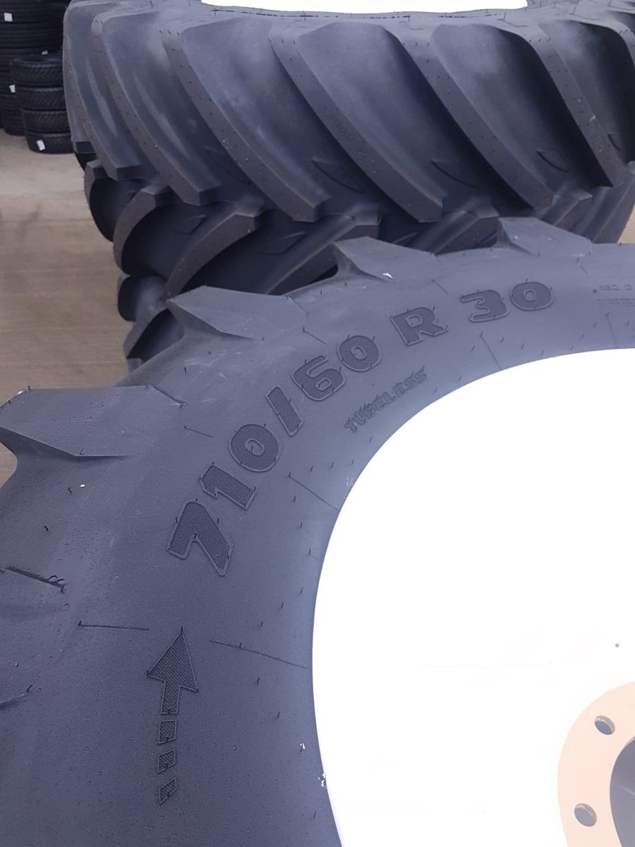 BushTyres's tweet photo. More Original equipment orders heading out of our #Norwich OE2 site, including 71060R30 TM1060 and 60060R30 TM1060's @TrelleborgGroup tyres #BushOE2 https://t.co/W5cBVVgjOr