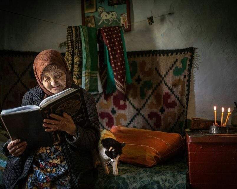 Bi yüzümüzü güldürün,belki gamzemiz vardır...