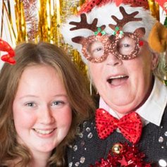 Hebben jullie je foute kerstoutfit al gescoord, want volgende week vrijdag 14 december vanaf 16:30  start de foute kerst truien borrel.