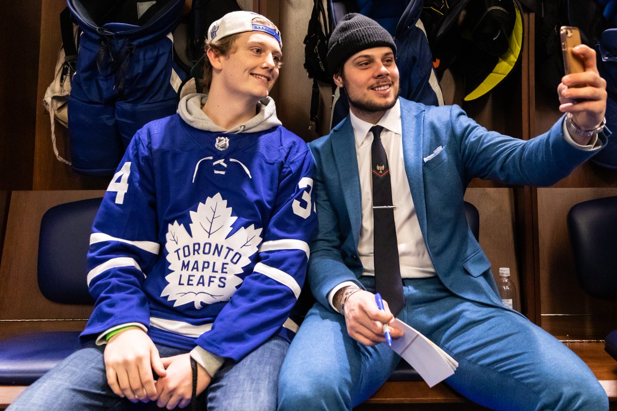 Following last night's game, families from @Childrens_wish were invited into the Leafs dressing room for a special meet-and-greet. It was an honour to meet so many incredible people.