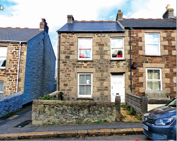 Cornwall_Homes's tweet image. AUCTION 13th Dec - 8 Raymond Road, Redruth. Guide price £60,000+

End of terrace 3 bed cottage with garage and good sized garden.
Open viewings: Mon 10th &amp;amp; Wed 12th Dec, 10-10.30am.

auction.co.uk/residential/Lo…