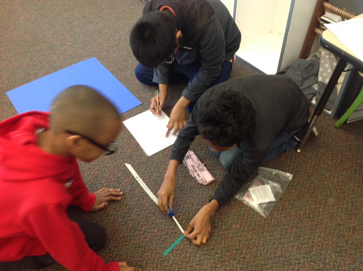 RSmithTeachTech's tweet image. Students in Ms. Robinson's 5th grade participated in a CodeSnaps activity led by guests from @SASeducator!