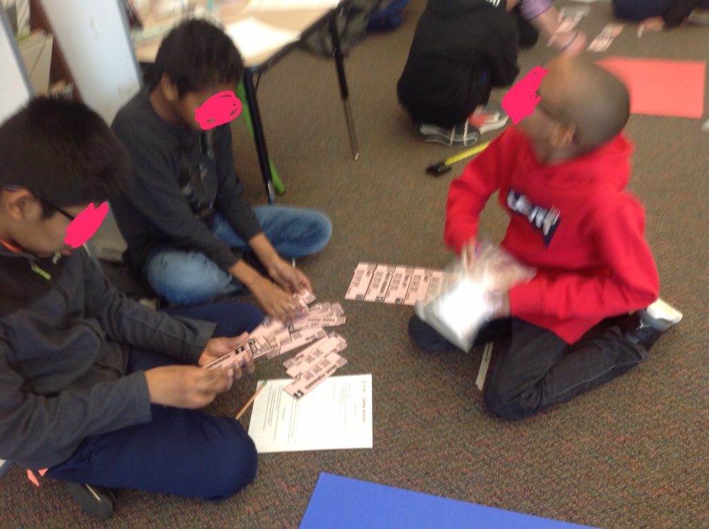 RSmithTeachTech's tweet image. Students in Ms. Robinson's 5th grade participated in a CodeSnaps activity led by guests from @SASeducator!