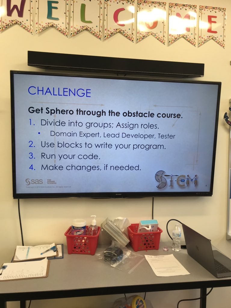 AFESMedia's tweet image. #HourOfCode with @SASeducator using @Sphero and #codesnaps in the @SrecSpace with @cvereckey @ScottsRidgeES @mleach2 #wonderwake