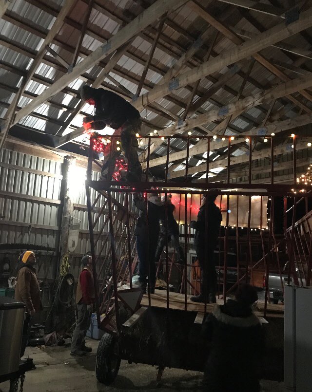 carleton_jf's tweet photo. After a few sets of lights, some garland, a bunch of zipties and a couple hours of hard work last night, our parade float is ready for the Osgoode Christmas Parade. Keep a look out for our wagon during the parade. @JuniorFarmers #proudJFer https://t.co/g1RhUfKPlM