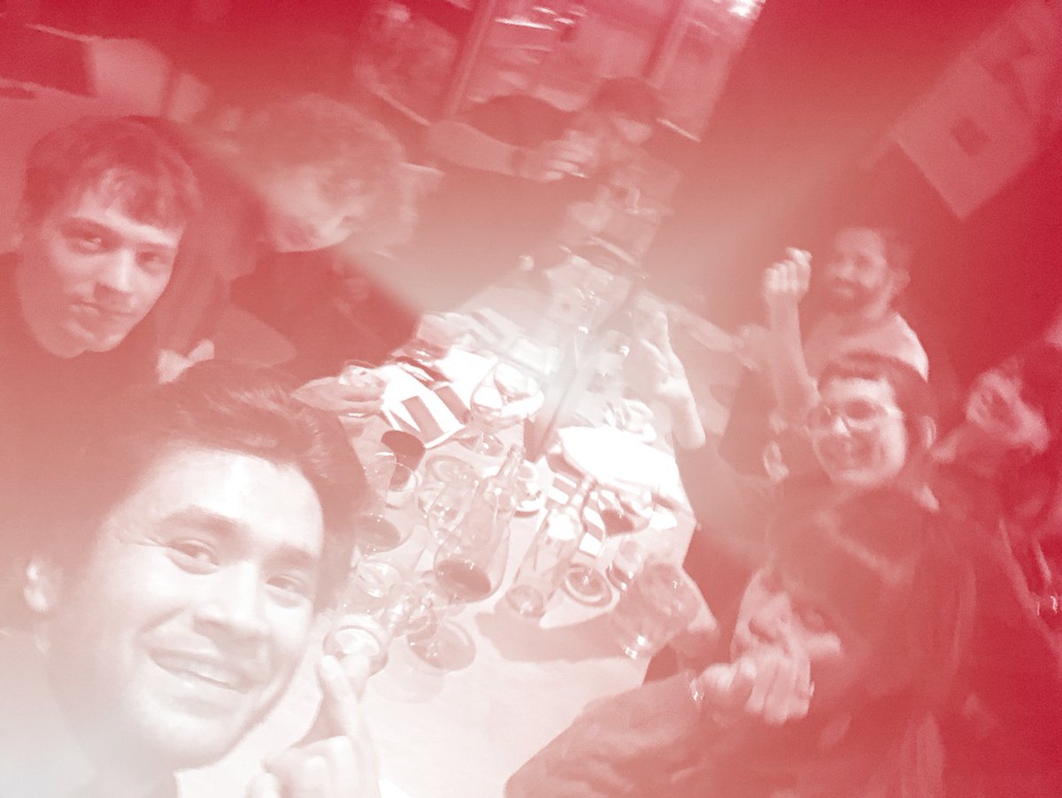 bodara_ch's tweet photo. Schee wars, vuin Dank!
Weihnochdsessn im #ROSI.
#Bodara #Weihnachtsessen #Weihnachten #ChristmasDinner #Christmas #Rosi #Restaurant #Brudi #Schwesti #Team #BestTeam #BestTeamEver #Lit #Unlit #Brot #Brezn #Obatzter #Kartoffelkaas #Wurstsalat #Kernöl #Radisalat #Eiersalat #Krabbe https://t.co/2CnxvcDFLI