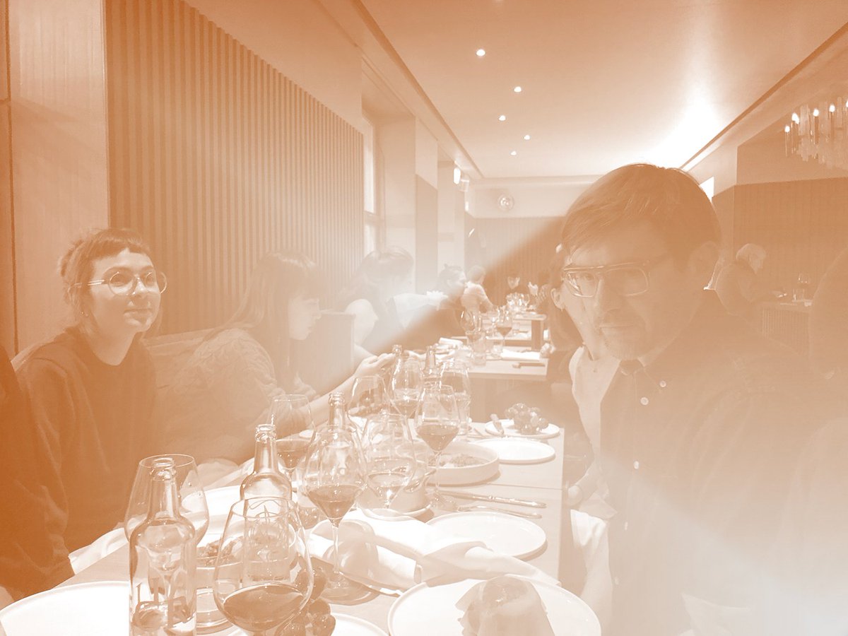 bodara_ch's tweet photo. Schee wars, vuin Dank!
Weihnochdsessn im #ROSI.
#Bodara #Weihnachtsessen #Weihnachten #ChristmasDinner #Christmas #Rosi #Restaurant #Brudi #Schwesti #Team #BestTeam #BestTeamEver #Lit #Unlit #Brot #Brezn #Obatzter #Kartoffelkaas #Wurstsalat #Kernöl #Radisalat #Eiersalat #Krabbe https://t.co/2CnxvcDFLI