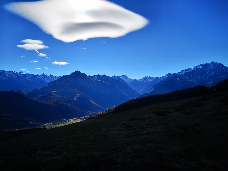 Meteo_Pyrenees's tweet photo. #lenticulaires depuis #couraduque #argeles #hautespyrenees #pyrenees 📷D Courouau https://t.co/JX8cc4Pelx