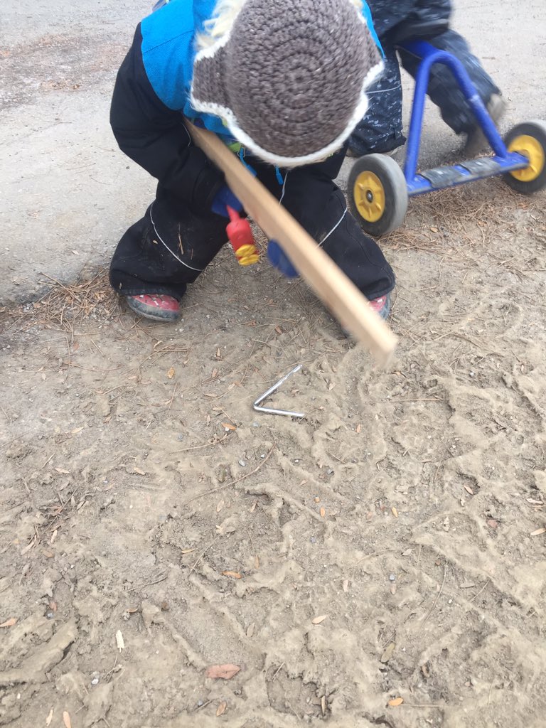 AllieCarson92's tweet photo. Why are our toys stuck in the mud? What do you notice about the ground today? #winterinquiry #childinitiatedplay @katherine_read @merritt_ps https://t.co/OuXOEPpimM