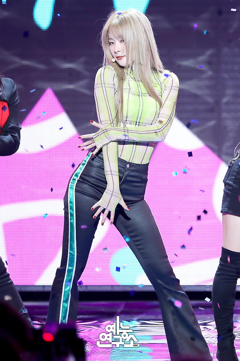 5REDVELVET's tweet photo. 181207 MBC Entertainment Naver Blog Update with #REDVELVET @RVsmtown 

#SEULGI
https://t.co/Vg29Ap2YIu https://t.co/cW9l3clVd2