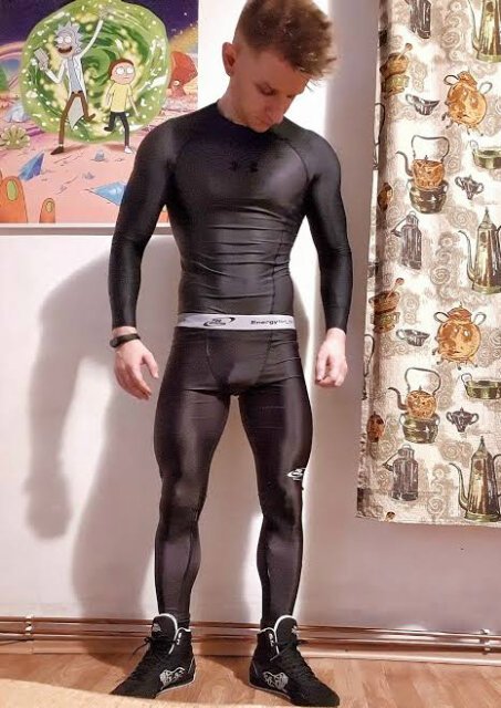 Boomgay5's tweet photo. Oe black https://t.co/Vg9W6e5HzL