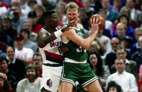 [happy birthday] Les passes magiques de Larry Bird  