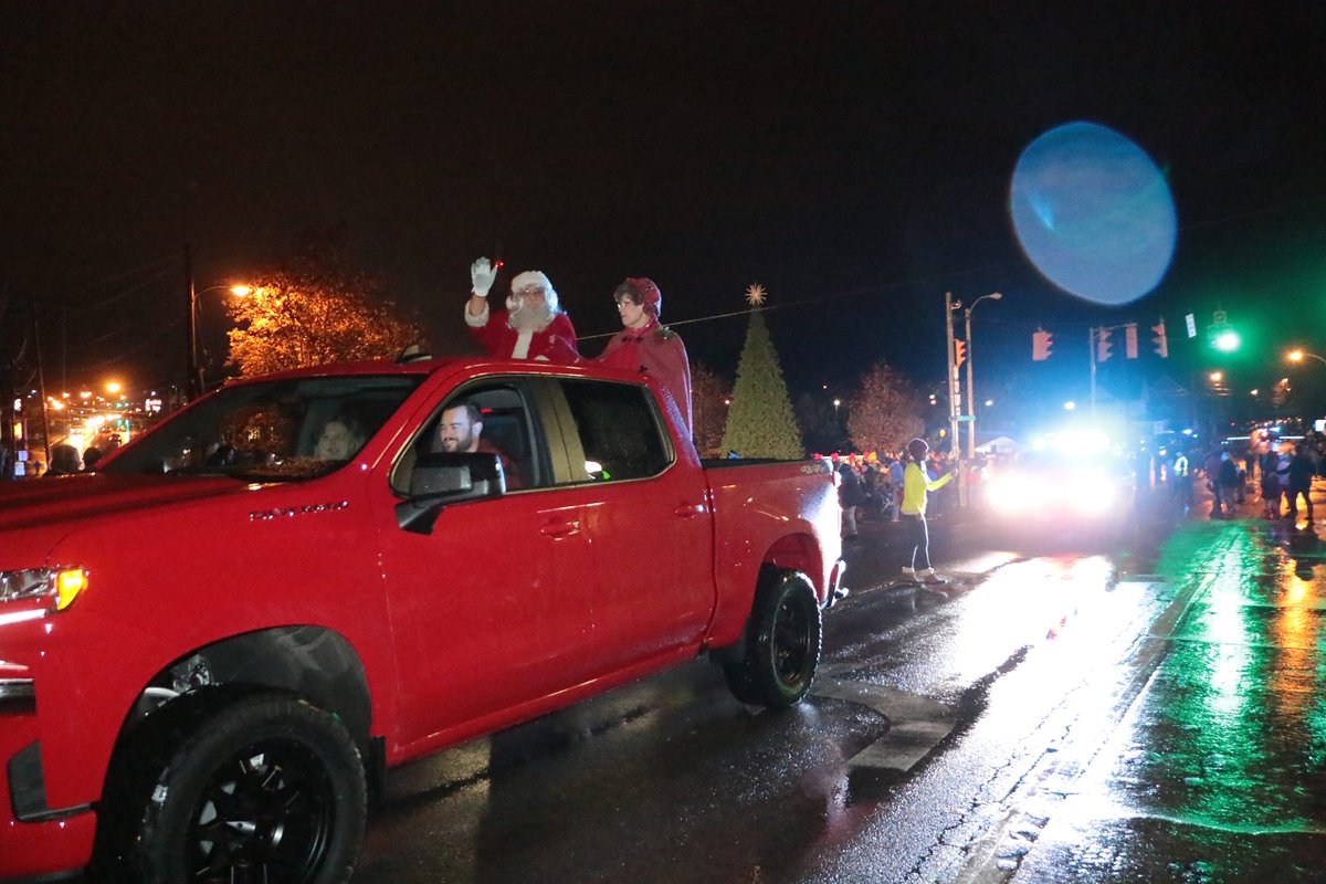 BillHarrisAuto's tweet photo. Here are some pictures from our local Christmas Parade this past Saturday! We are so thankful for all of the hard work and dedication Ashland Main Street puts into our Christmas Parade every year. They did a wonderful job and we were proud to be a part of it. https://t.co/qHZHldryGO