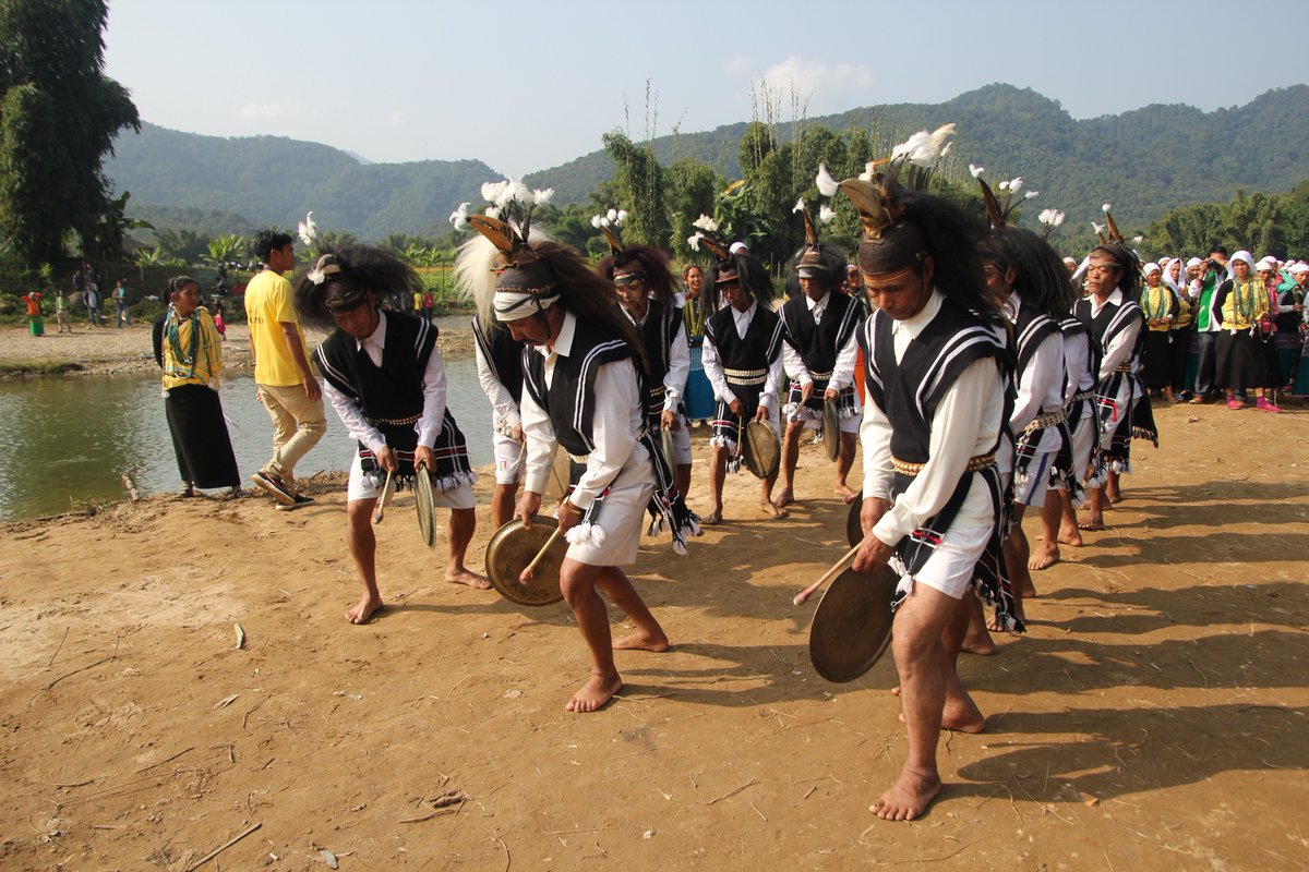 rniranjan_das's tweet photo. Basar Confluence is an amalgamation of culture, art, music, dance and much more of the Galo tribe of Arunachal Pradesh. 
#basar #bascon #basarconfluence #ArunachalPradesh https://t.co/3AVSRSKg6v