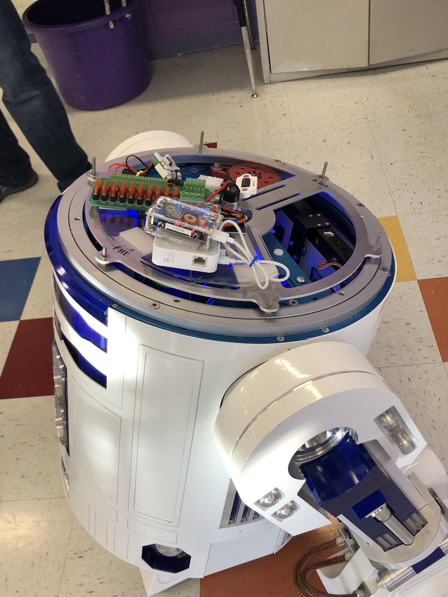 ReynHAMS's tweet photo. Mr. Bickert and R2D2 are here today!! They have some wise words for us: “I like to talk about building and failing because there is a lot of failure when you are in making things.” #CS4HAMS #CSEdWeek #StarWars #reynproud https://t.co/DwemmkwUtr