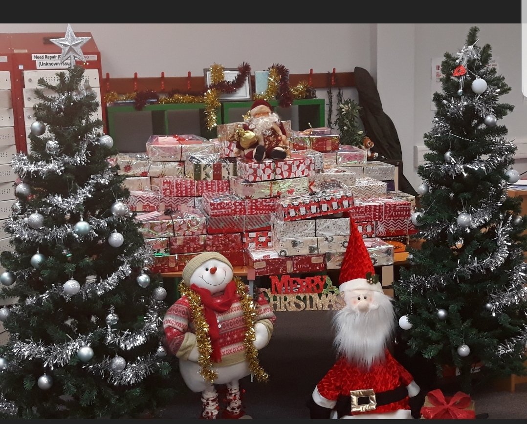 WestonFavellGAT's tweet photo. Our 6th form elves have done it again. Ready for the OAP party on Sunday. Great job 🎄 https://t.co/BR8Lj3EuYz