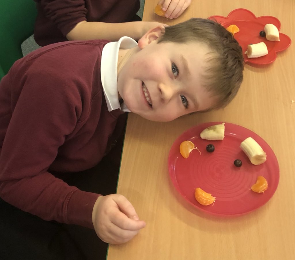 P2WCockenziePS's tweet photo. Another busy day in P2W. We have been using our measuring skills to bake and practised good hygiene when we had our whole class reward of making fruity faces. Well done P2W. @CockenziePS https://t.co/w9z3UnXQ3Z