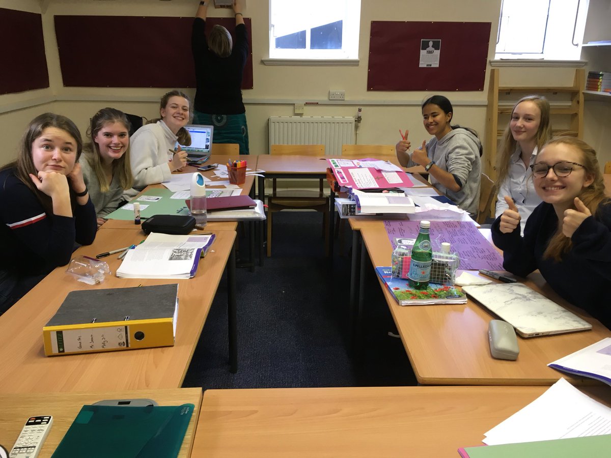 eudaimaniacs's tweet photo. u6 hard at work in their final theology lesson of 2018 #goingbeyond #marydaley #rosemaryradfordruether #FridayFeeling #krispykreme #chriztunez #kingkellyforthewin https://t.co/RjdBKKsE50
