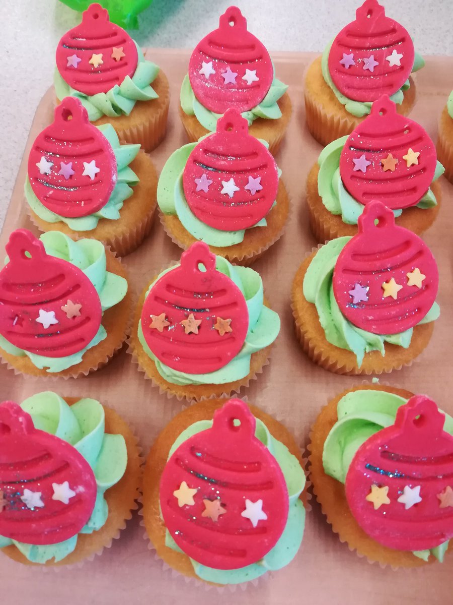 Xmas charity  cake sale ystradgynlais Tesco 🍰🍰🍰 <a href="/sarahlucking/">Sarah Lucking</a>  <a href="/novella_evans/">Novella Evans</a>  <a href="/BastinLucie/">Lucie Bastin</a>