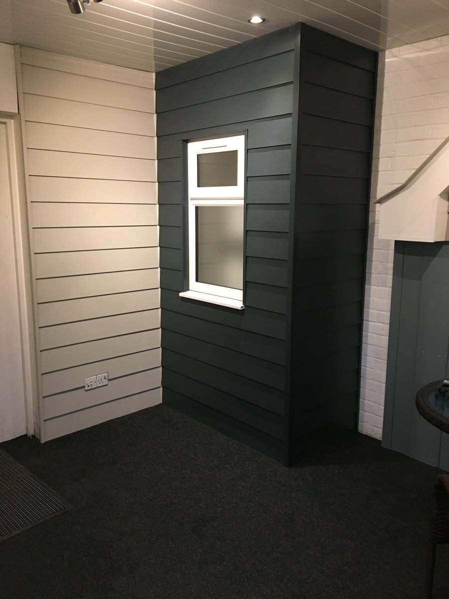 SquaredealUPVC's tweet photo. Why not visit the UK's Largest stockist to see our showrooms and have a look at the different ways of installing @JamesHardieUK planks 🏘️ One of our James Hardie experts will be on hand to answer any questions or get together any samples you may need! 👍🏻👌🏻#Squaredeal #CoffeeChat https://t.co/xU3ZttL8PO
