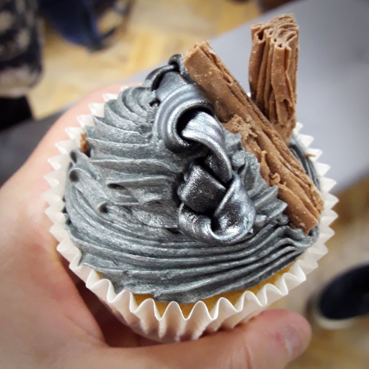 Elena__Pana's tweet image. Delicious and beautiful AI&amp;amp;humans-made cupcake 👏 Thanks to everyone who organised this extraordinary evening #ibbsw #christmasparty #AI #cupcakes
