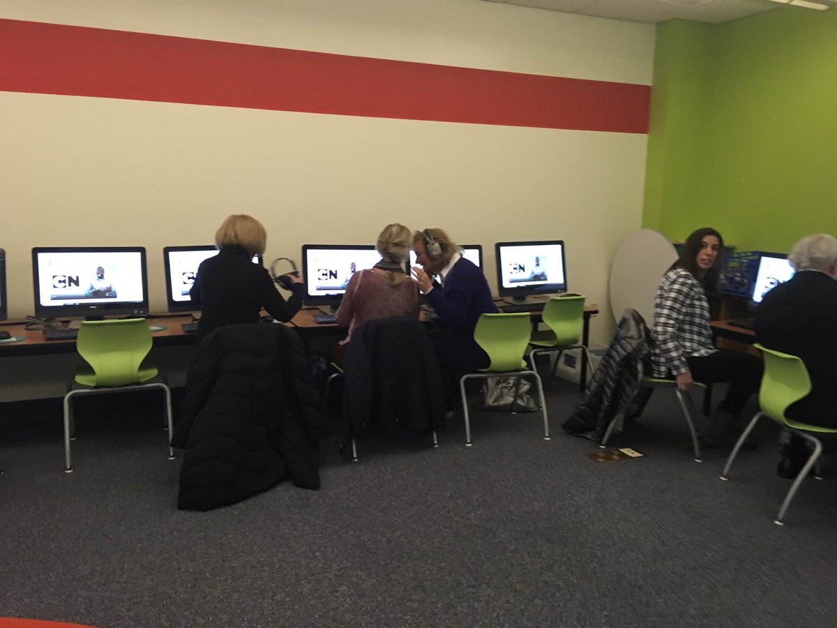 21stStacy's tweet image. It’s Parent/Grandparent #hourofcode this morning @Davis_Academy! #csedweek #readytocode @GoogleForEdu @ALALibrary