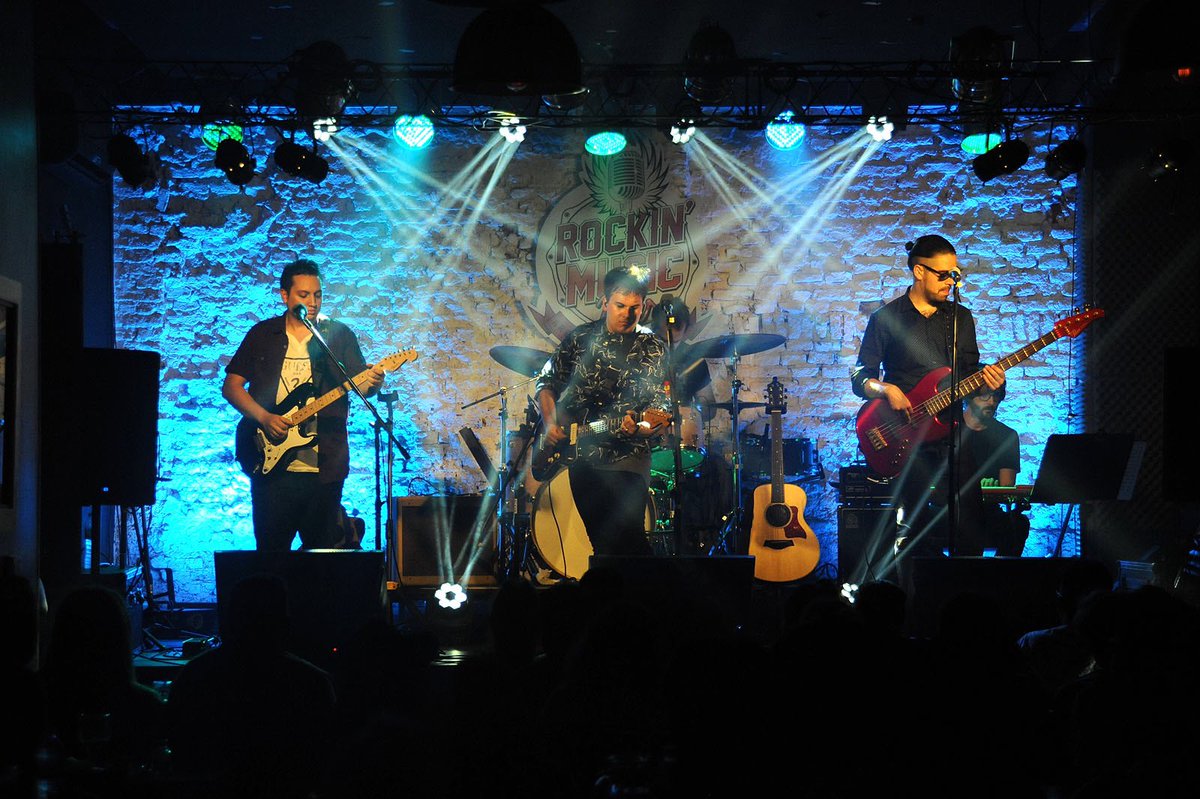 #fbf - 07/12/17 hace exactamente 1 año debutábamos con la OK Band en <a href="/rockinmusicbar/">RockinMusicBar</a> presentando #paraiso 
📸: <a href="/jlgfoto/">JLG</a>
