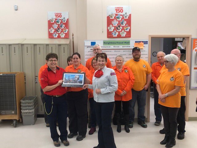 MiramichiGSAR's tweet photo. Thank you @canadapostcorp #Miramichi for presenting the #MGSAR team and our First Responder partners with plaques containing the image of the special First Responder stamps! 

🧡🧡🧡

@DeptMiramichi @AmbulanceNB_en #miramichipolice https://t.co/p6JU2VoHct