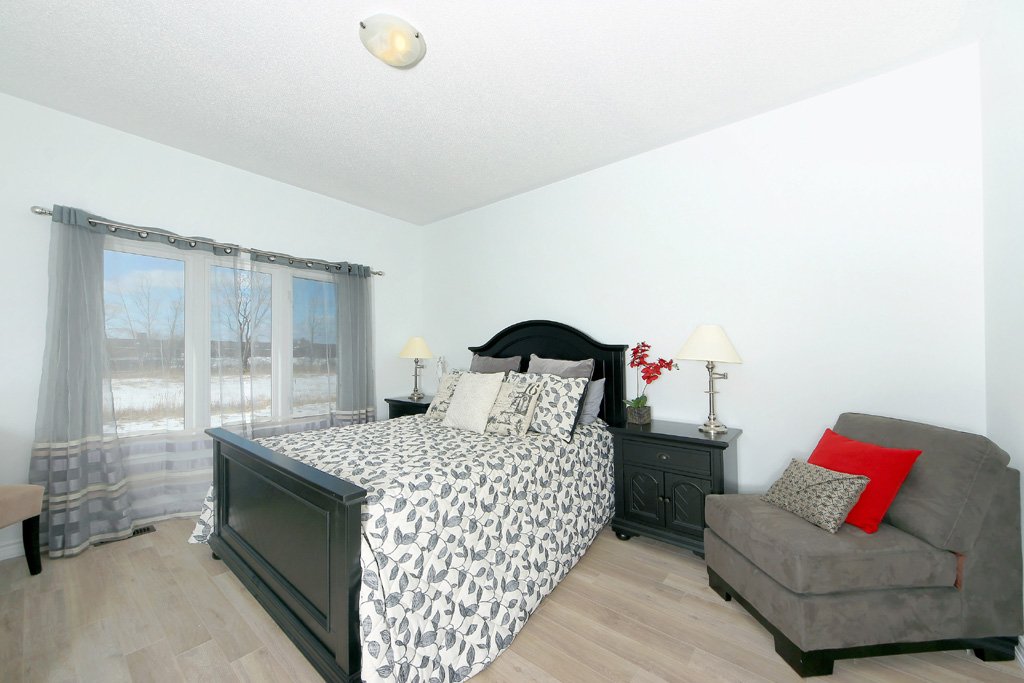 EnclaveNiagara's tweet photo. Whether you’re settling down or just starting out, the Enclave is ideally situated to cater to your every need. https://t.co/fBNEqrdh7c https://t.co/aXFIzLKgk9