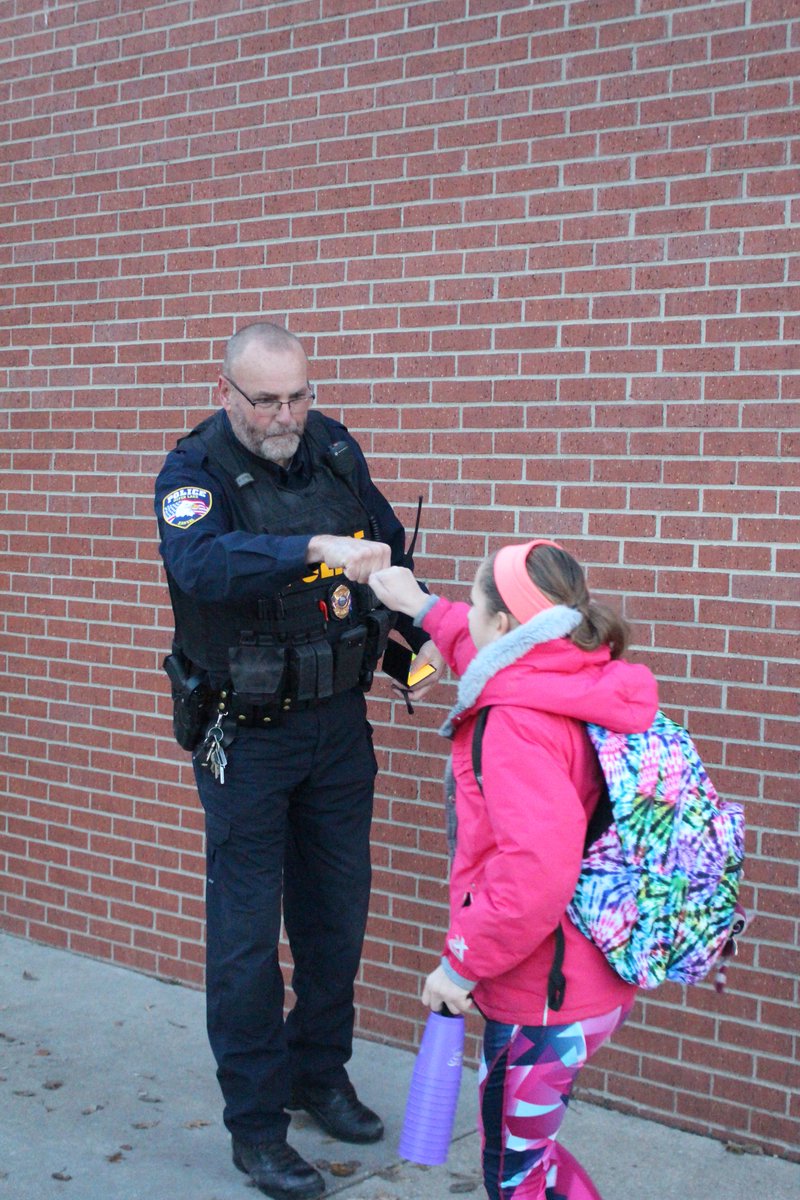 SilverLakeEagle's tweet photo. PTO's "High Five Friday" continued this morning at the grade school, starting everyone's day in such a positive way. Up this month: local law enforcement, school board members, local librarians, and even the mayor! "High Five Friday" occurs the first Friday of every month. https://t.co/9L1SfG5Ii5
