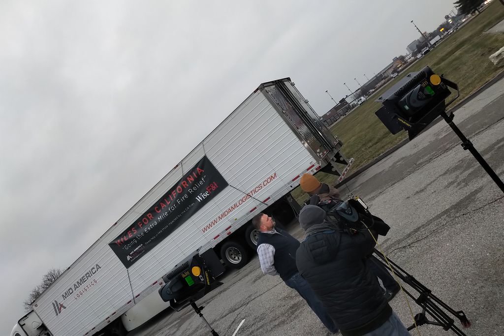 Mid America Logistics and Wise F&amp;I are collecting non-perishable goods Friday to Sunday from 9am-5pm at 900 South Highway Drive in Fenton to support CA Wildfire victims. Thank You <a href="/Fox2NOW/">FOX2now</a> and <a href="/DerrionLH/">Derrion L. Henderson</a> for spreading the word! #MilesforCalifornia #firerelief #wildfires