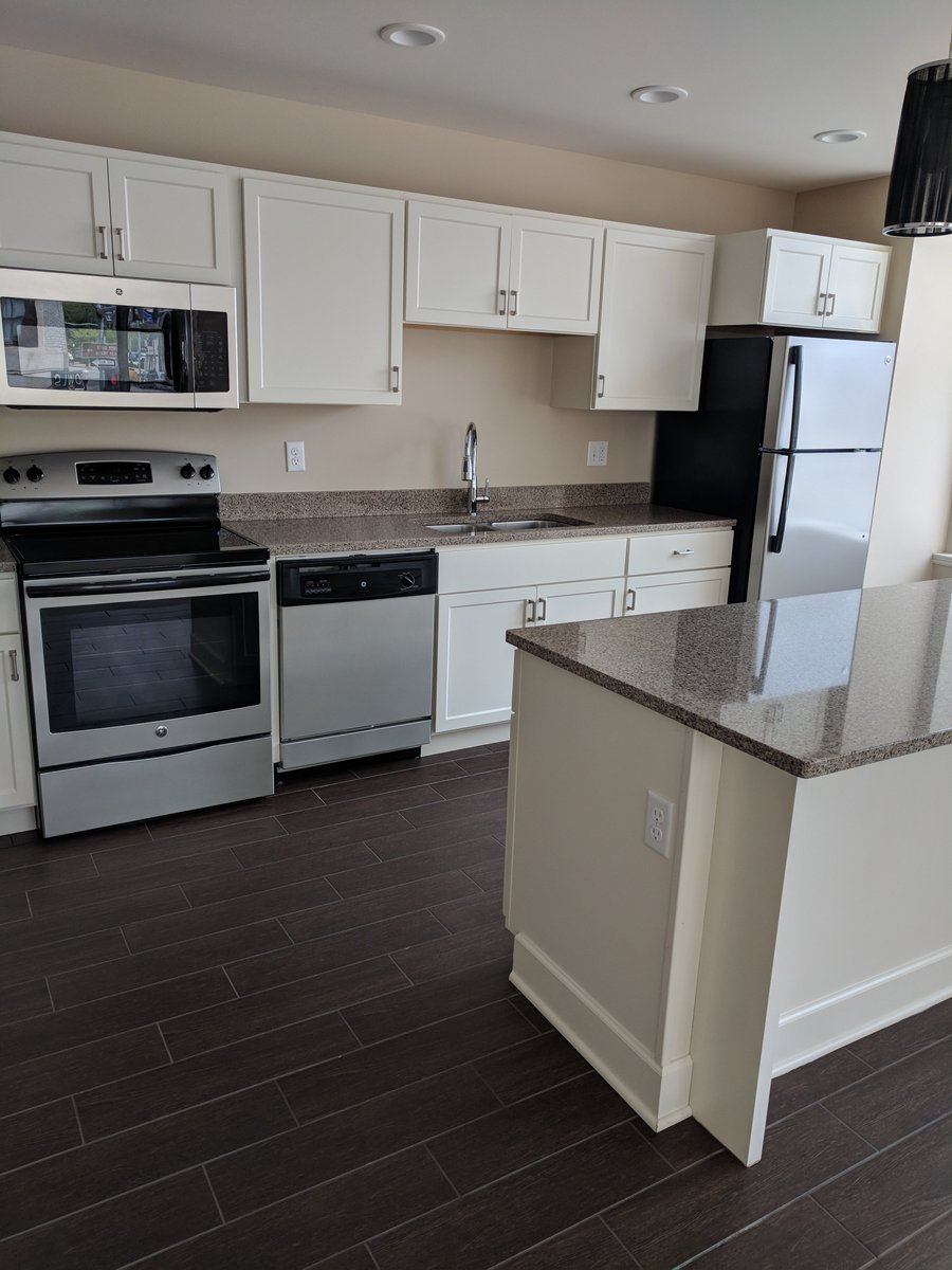 ArcadeUnion's tweet image. We have a great one bedroom opening for a January move in!!!
Total of 793 square feet with great views.  Call 563.324.9898 for more info!