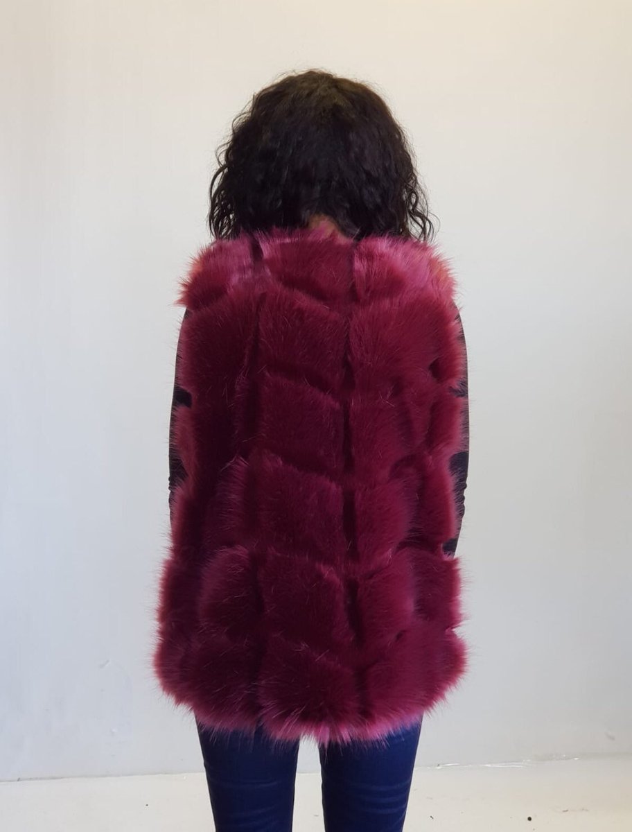 MELODYCOUTUREU1's tweet photo. It’s is FUUUUUURRRRFREEZING!😬 Faux fur coats available in store💜

#melodycoutureuk #fauxfur #fashion #furcoats #instore #sheffield #4mk512 https://t.co/6XixFBThH3