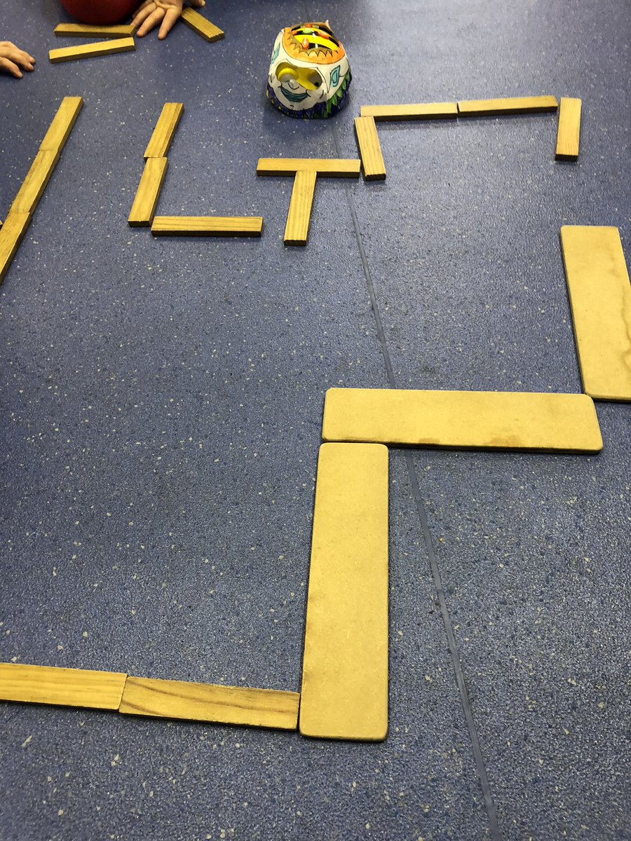 KirktonPS's tweet photo. P1-3 are creating mazes, testing their mazes and re-building if Elf-Bot and Reindeer-Bot crash into them π #ElfSTEAM #DigiLearnScot #STEAM #ElfontheShelf https://t.co/fgNzzBaL8l