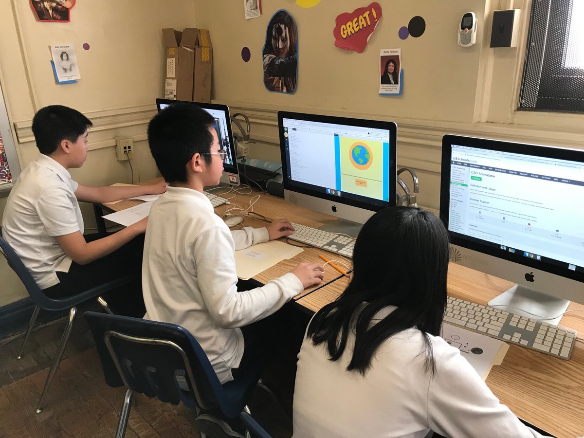 Grade 6-8 participants in McCall school’s Code-a-Thon. 25 minutes left to finish their projects! ⁦@edtechSDP⁩ #PhillyCodes