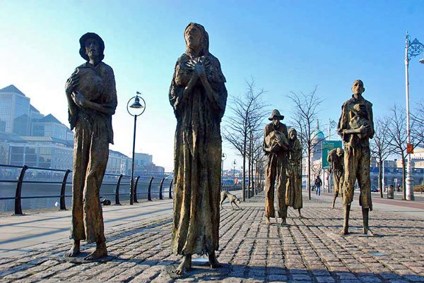 “When the Empire turned their back on the dying Irish during the Famine, Muslim nations sent food relief.” Ottoman ruler Sultan Khaleefah sent £10,000 to farmers, but Britain cut it to £1,000. The Sultan sent 3 ships full of food, but the British Navy blocked them on arrival...