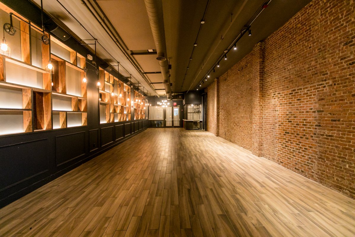 blaceco's tweet image. Located in the heart of Union Square, this space has a luxurious loft-like feel which includes high ceilings, exposed ductwork, custom wood shelving, brick walls and wood floors #theestateroom #blaces #blankspaces #theplaceforblankspace #nycevents ow.ly/cy0630mQKhX