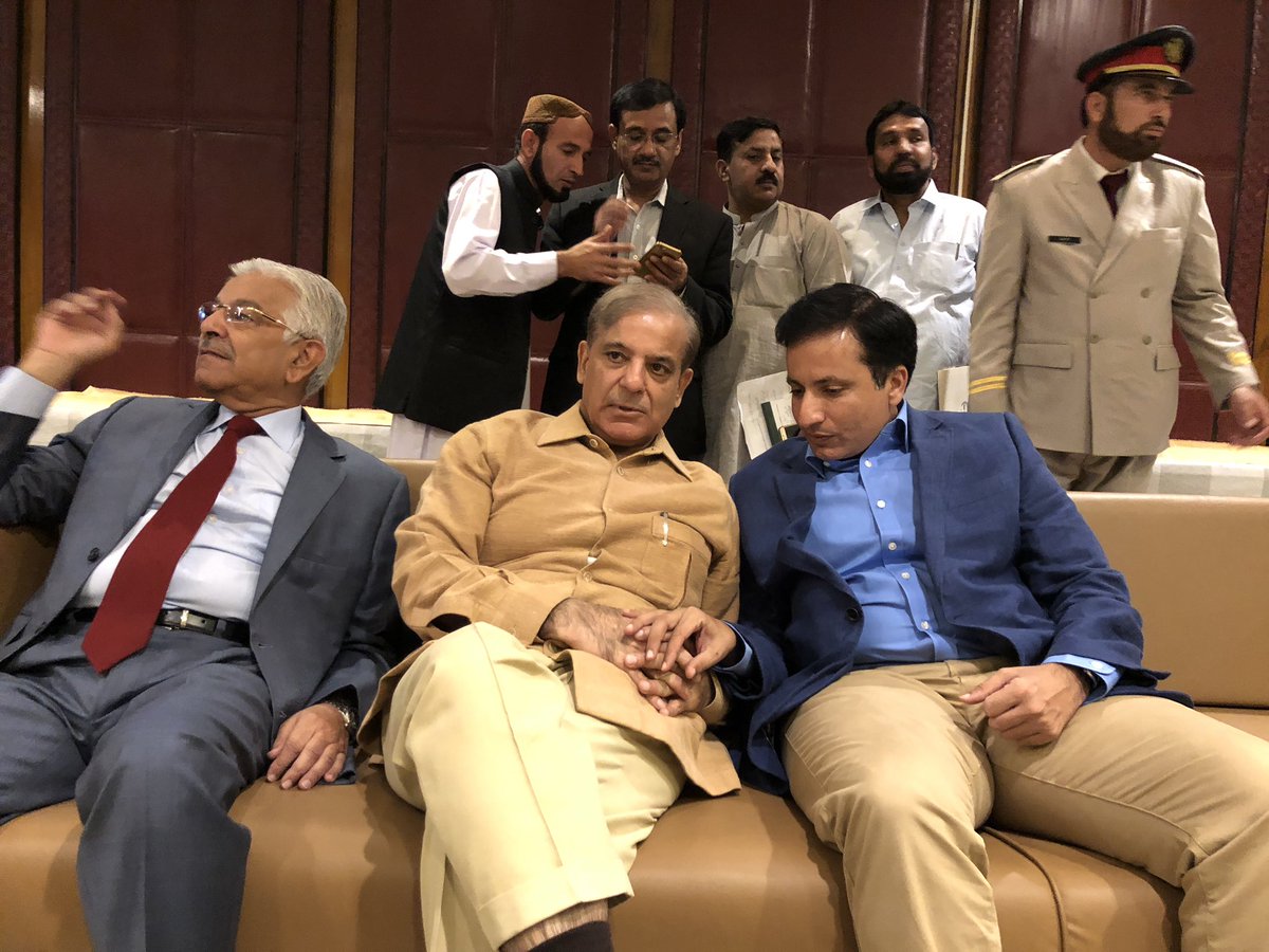 MNAMohsinRanjha's tweet photo. ہم وفا کے معاملے میں درختوں کی طرح ہیں 
              اے دوست!!!!
کٹ جاتے ہیں لیکن اپنی جگہ نہیں بدلتے https://t.co/18sBiCdTfc