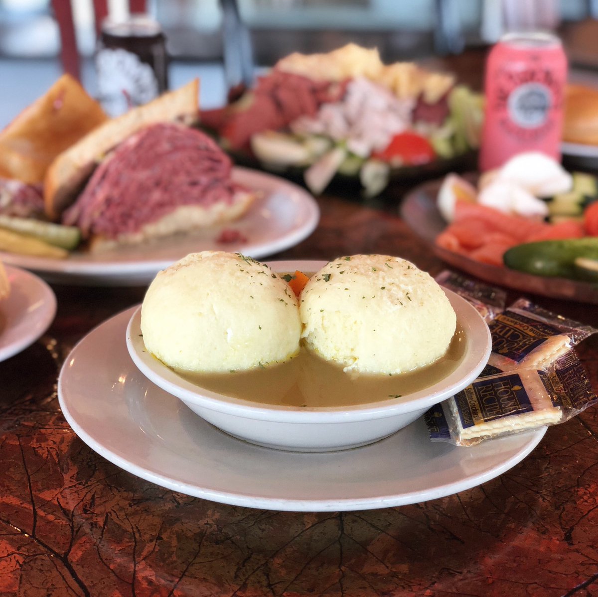 This classic Jewish deli will never leave you hungry with their giant matzo balls and corned beef sandwiches! Join us at 10am on <a href="/4liveinthed/">Live in the D</a>  as we Dine in the D at @siegelsdeli!
#deli #jewishdeli #matzoballs #cornedbeef #cornedbeefsandwich #jewishfood #hanukkah #commercetwp