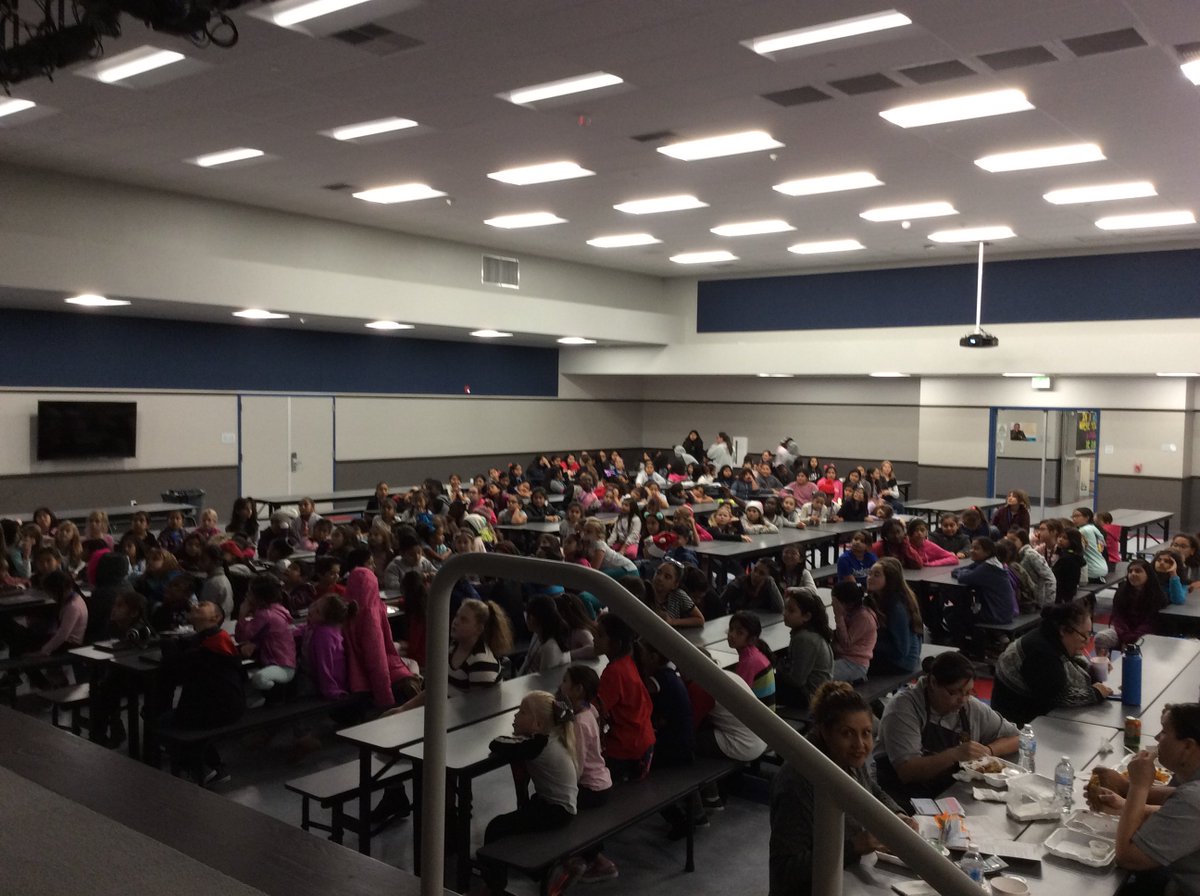 Yesterday at #DelSolJUSD we invited all our young ladies to connect up w/ <a href="/Seesaw/">Seesaw</a> to learn about the women who work there &amp; their jobs in Computer Science. Thanks to <a href="/MrsGadkey/">Angela</a> &amp; all of the women who are giving back to the current (&amp; future) CS Community! #jusdshares #CSEdWeek