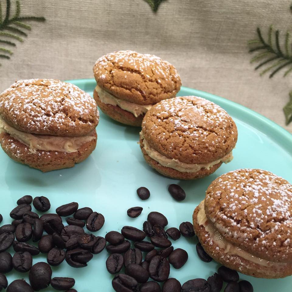 MushypeaJane's tweet image. I love all things Coffee ☕️ 👌 these are my Coffee Kiss cream filled Cookies #12DaysofHB #Day5 what about you @PDeichert 💚🎄❤️