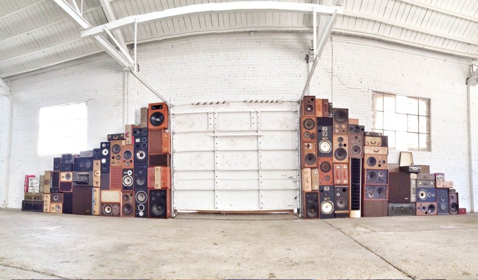 ThumpCase's tweet image. Full pic of the Speaker wall by Thumpcase. We can do custom home and business installations as well. These walls are great eye catchers and conversation pieces, plus they sound great! DM us for inquiries. 😊

#speakerwall #burningman @BlazedRTs @FlyRts @UniversalRTs #art #dj