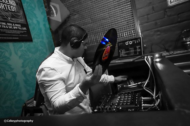 🎄CHRISTMAS OPENING TIMES🎄

Every Friday &amp; Saturday this Christmas we’re giving you an extra hour to spend with your friends to drink amazing cocktails &amp; listen to awesome tunes. DJ <a href="/alottarhythmman/">alottarhythmman</a> is on from 8pm till 2am.

Book a table online at scotchandrye.co.uk