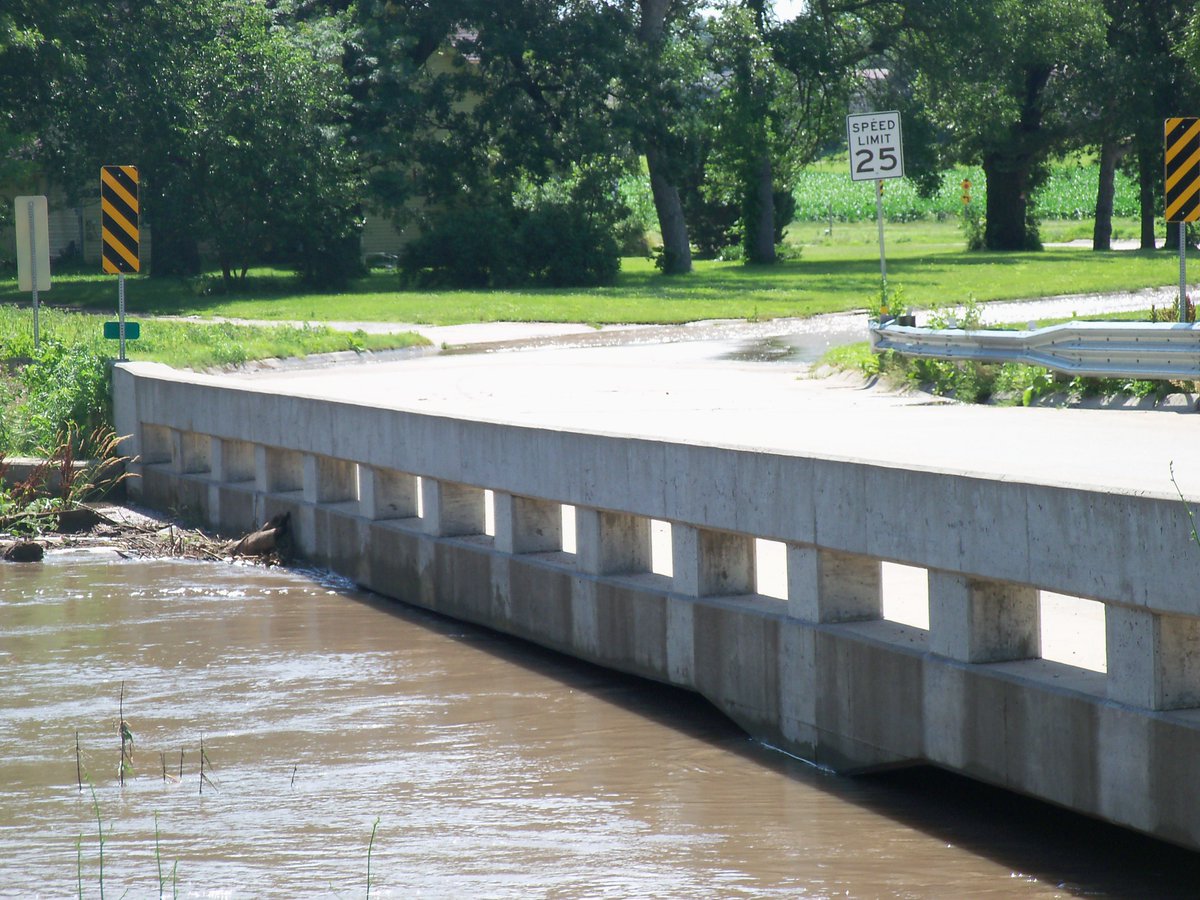 University of Vermont @UVMCALS study states a household's choice to use #GreenInfrastructure is based on whether they've had personal experience with flooding on their property, whether they perceive #stormwater management as an issue, and where they live.
stormwater.wef.org/2018/12/survey…